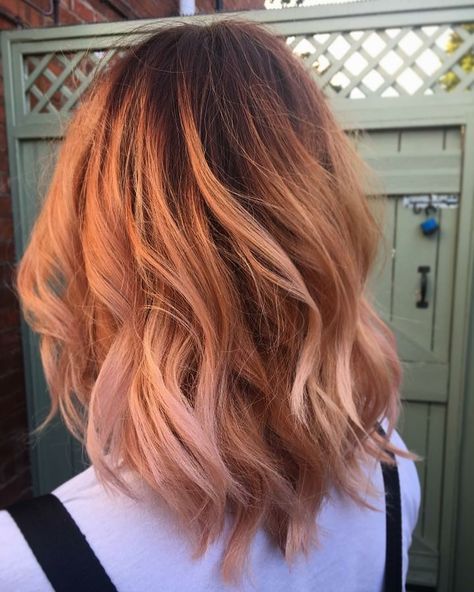 Peach hair with a dark root stretch Peach Blonde Dark Roots, Peach Hair With Dark Roots, Dark Roots Ginger Hair Balayage, Peach Hair Dark Roots, Ginger Peach Hair, Dark Peach Hair, Bi Haircut, Ginger Balayage, Peach Hair Colors