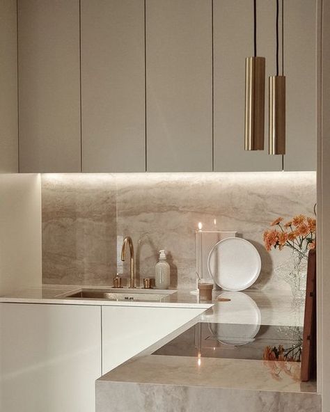 Condo Kitchen, Beige Kitchen, Modern Kitchen Interiors, Kitchen Interior Design Decor, Luxury Kitchen Design, Kitchen Room Design, Kitchen Inspiration Design, Kitchen Furniture Design, Apartment Kitchen