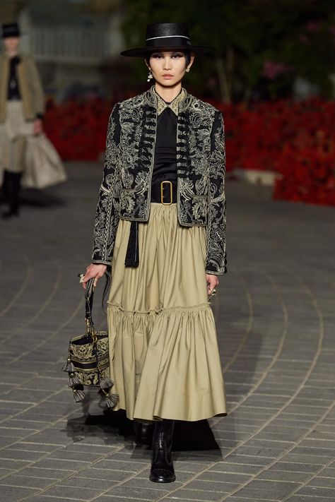 Christian Dior Resort 2023, Dior Resort 2023, Resort 2023 Fashion, Dior 2023, Dior Fashion Show, Oscar Fashion, Resort 2023, Dior Fashion, Dior Couture