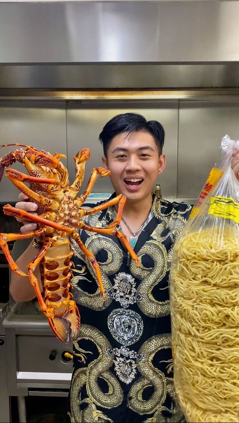 Vincent Yeow Lim | Chinese New Year is just around the corner! YEAR OF THE DRAGON. This is the easiest lobster noodles recipe if you want to save some money… | Instagram Lobster Ramen Recipe, Lobster Cantonese Recipe, Lobster Noodles Chinese, Lobster Noodles, Red Lobster Crispy Dragon Shrimp, Lanzhou Beef Noodles, Noodles Recipe, Year Of The Dragon, Cook At Home