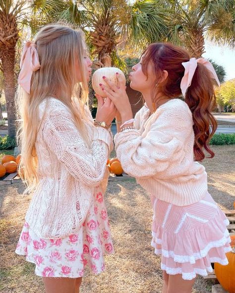 Autumn Girly Aesthetic, Fall Princess Aesthetic, Pink Princesscore Dress For Halloween, Coquette Fall Outfits Pink, Blonde Girl Fall Aesthetic, Feminine Theme, Sisters Photoshoot Poses, Sisters Photoshoot, Shabby Chic Clothes