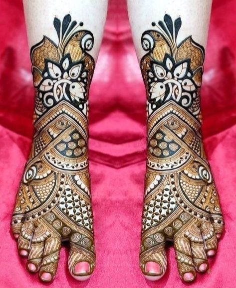 Pag Mahendi Design, Leg Mehandi, Foot Mehndi Design, Feet Mehendi, Leg Mehendi, Foot Mehndi, Mehndi Ideas, Legs Mehndi, Mehandhi Designs