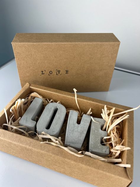 LOVE - Concrete/Cement Letters Beton Crafts, Concrete Candles, Fashion Workshop, Cement Ideas, Concrete Home Decor, Stone Projects, Cement Molds, Cement Projects, Diy Cement