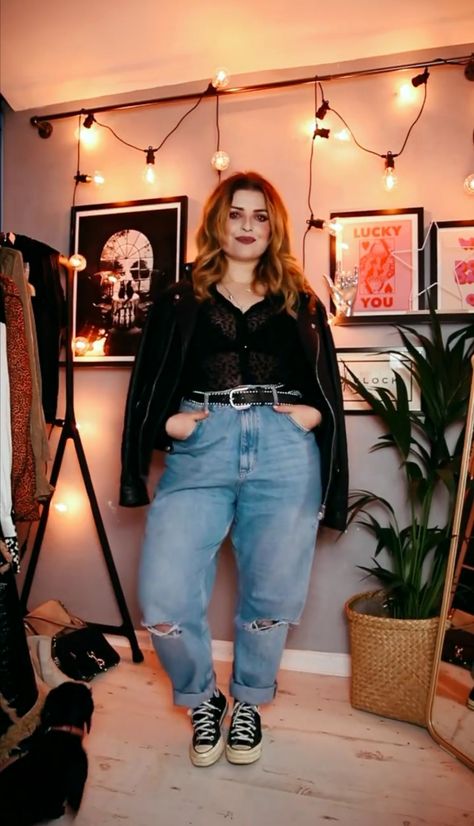 Plus Size Alt Casual, Plus Size Night Out Tops, 2014 Tumblr Aesthetic Plus Size, Helen Anderson Outfits, Plus Grunge Fashion, 60 Degree Weather Outfit Plus Size, 90s Grunge Style Plus Size, Plus Size Grunge Outfits Winter, Plus Edgy Outfits