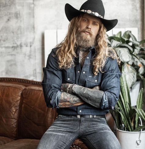 Josh Mario John on Instagram: “All dressed up with nowhere to go @bootbarn_justcountry 🤠🏁 Hat - Moonshine Spirit perfect storm felt Denim - Wrangler comfort stretch…” Cowboy Mens Fashion, Mens Fashion Photoshoot, Long Hairstyle Men, Cowboy Photoshoot, Josh Mario John, Long Haircuts For Men, Beards Styles, Western Spaghetti, Long Sleek Hair