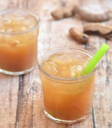 Tamarind drink is a type of aqua fresca made with tamarind pods and sweetened with simple syrup Tamarind Drink, Tamarind Fruit, Philippines Food, Make Simple Syrup, Thai Street Food, India Food, Indian Street Food, Beer Recipes, Tamarindo