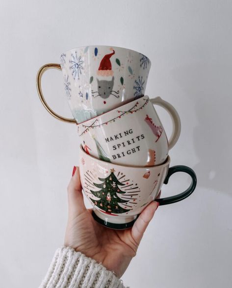 Christmas Coffee Shop, Mugs Aesthetic, Holiday Mugs, Simple Christmas Decor, Flower Nursery, Christmas Cup, Christmas Pillows, Unique Coffee Mugs, The Loft