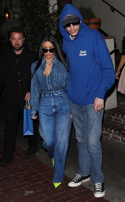 Kardashian Style Casual, Kardashian Casual Outfit, Kardashian Style Outfits, Kim Kardashian And Pete Davidson, Estilo Kim Kardashian, Lauren Sanchez, Estilo Kardashian, Kim Kardashian Outfits, Pete Davidson