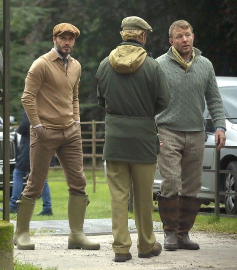 Country Style Men, English Countryside Fashion, Cottagecore Aesthetic Outfits, Hunting Dress, Hunting Fashion, Country Mens Fashion, Countryside Fashion, British Country Style, David Beckham Style