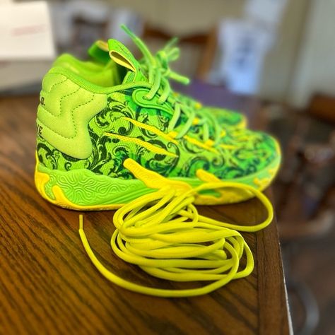 Boys LaMelo Ball Basketball Shoes size 6.5 Lamelo Ball Basketball, Ball Basketball, Lamelo Ball, Shoes Size 6, Basketball Games, For My Daughter, Boys Shoes, My Daughter, Basketball Shoes