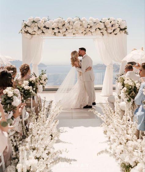 Santorini Wedding Ceremony, Ceremony Walkway, Dream Wedding Reception, Oceanfront Wedding, Beach Wedding Attire, Thailand Wedding, Wedding Planning Decor, Wedding Painting, Wedding Venues Beach