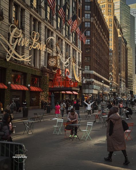 New York City, where every street corner tells a story. From iconic skyscrapers to festive window displays, these are the moments that make November in the city so magical. 📍 Which moment captures your NYC vibe the most? Let me know in the comments! __________ #MarinaNYCAdventures #NewYorkCityVibes #StreetsofNYC #NYCMoments #NovemberInNYC #CityThatNeverSleeps Nyc Museums, Street Corner, City That Never Sleeps, Window Displays, Places To Travel, Skyscraper, York City, New York City, The City