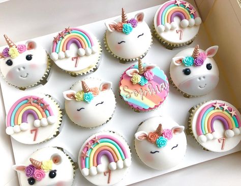 The Unicorn trend is still going strong 🦄- These were a gift for my sweet little neighbour Sophia for her Birthday Party today… Popular Cupcakes, Paw Patrol Torte, Unicorn Desserts, Cheap Clean Eating, Unicorn Birthday Cake, Salty Cake, Unicorn Cupcakes, Coconut Cake, Vanilla Cupcakes