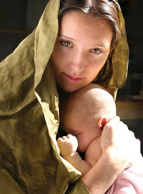 Mother And Child Photography, Mother Child Photography, Best Workout Routine, Child Photography, Madonna And Child, We Are The World, Blessed Mother, Mother Mary, Second Child