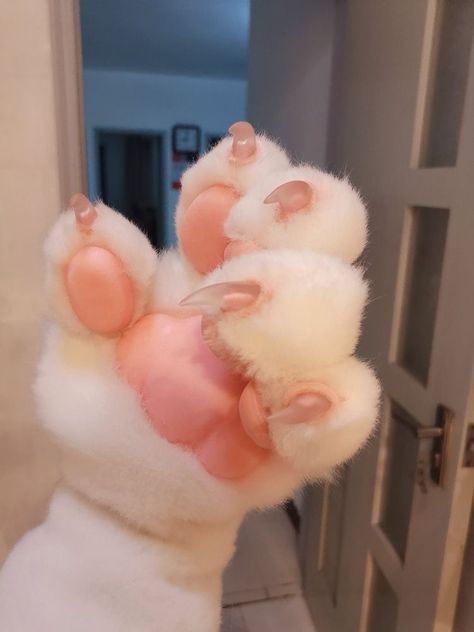 Fursuit Paws, Fursuit Tutorial, Paw Gloves, Cosplay Diy, Character Design Inspiration, Just In Case, Cute Art, Character Design, Outfit Accessories