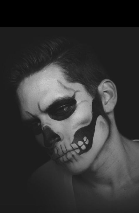 Men’s Skull Makeup, Mens Skull Makeup, Skull Makeup Men, Man Skull Makeup, Skeleton Makeup Half Face, Ghost Makeup, Simple Skull, Skeleton Makeup, Halloween Pumpkins Painted