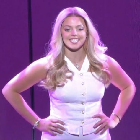 Renee Rapp Regina George Broadway, Renne Rapp Regina George, Regina George Musical, Regina George Renee Rapp, Renee Rapp Regina George, Mean Girls Broadway, Mean Girls The Musical, Renee Rap, Dream Roles