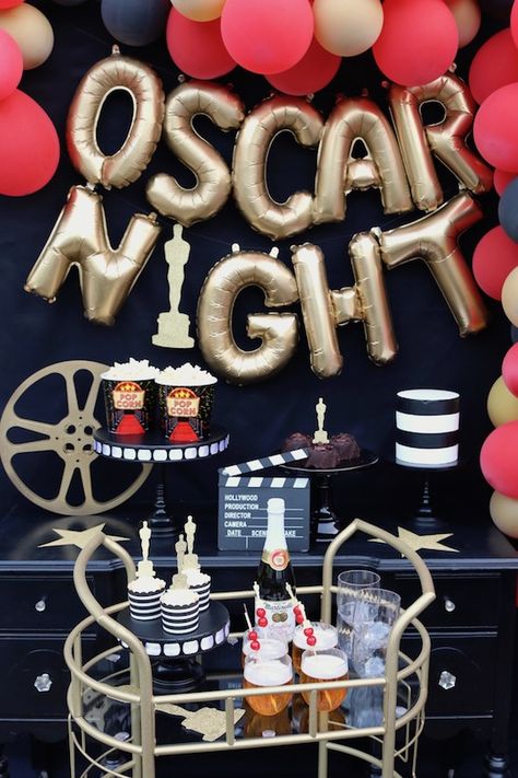 Oscar Theme, Best Party Themes, Oscars Theme Party, Office Themed Party, Oscars Party Ideas, Oscar Awards, Burgundy Party, Oscar Viewing Party, Hollywood Party Theme