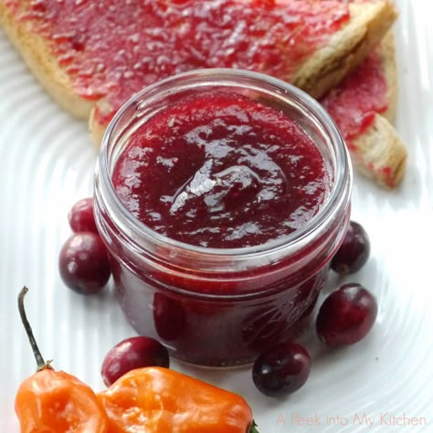 Canning Cranberry Sauce, Habanero Pepper Jelly, Canning Cranberry, Habanero Jam, Habanero Recipes, Jam And Jelly Recipes, Cranberry Vinaigrette, Jam Gift, Cranberry Jelly