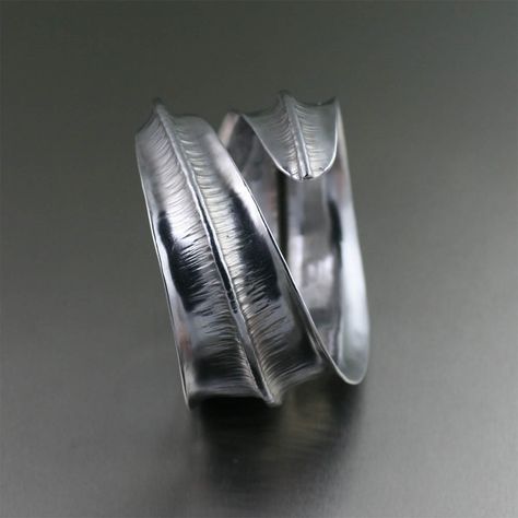 Anticlastic Jewelry, Fold Forming, Aluminum Jewelry, Center Of Attention, Jewelry Techniques, Handmade Jewelry Diy, Jewelry Tools, Precious Metal, Side View