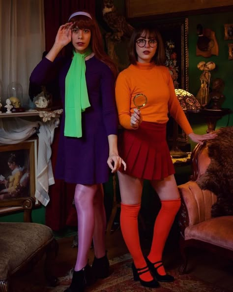 Scooby Doo CosPlay (The Girls) Scooby Doo Disfraz, Scooby Doo Cosplay, Shaggy Costume, Velma Costume, Velma Cosplay, Daphne Costume, Barbie Halloween Costume, Daphne And Velma, Diy Costumes Women