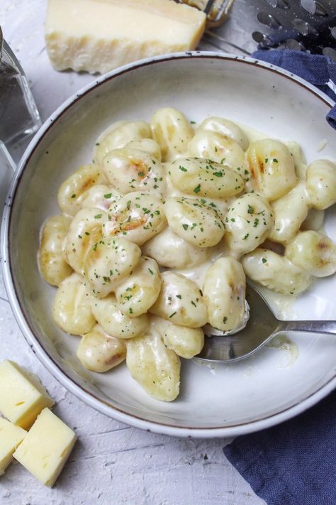 Gnocchi and Cheese | kitchensplace Recipe For Gnocchi, Macaroni Salad Recipe, Gnocchi Recipes, I Will Show You, Gnocchi, I Love Food, Savoury Food, Aesthetic Food, Pasta Dishes