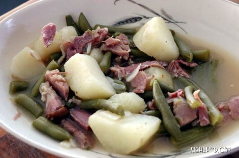 Pennsylvania Dutch Ham and String Beans String Beans And Potatoes, Potatoes With Ham, Ham And Green Beans, Beans And Potatoes, Ham Potato, String Beans, Ham Bone, Freeze Greens, String Bean