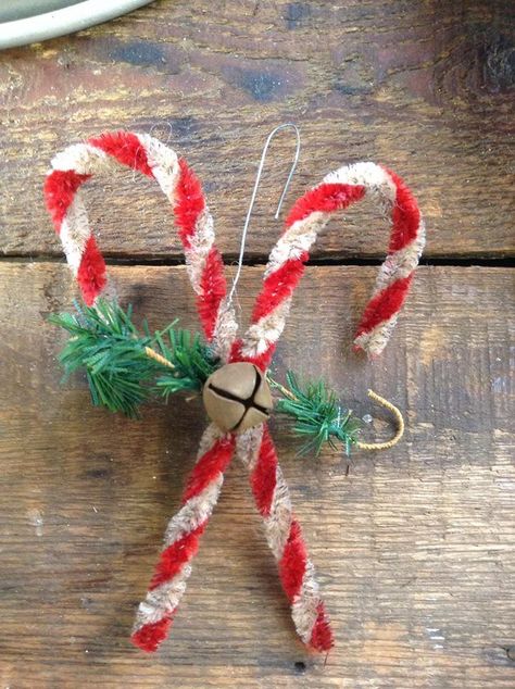 handmade pipe cleaner ornament Christmas Craft Pipe Cleaners, Pipe Cleaner Candy Canes, Christmas Pipe Cleaner Crafts, Candy Cane Pipe Cleaner Ornaments, Pipecleaner Candy Canes, Pipe Cleaner Christmas Ornaments, Pipe Cleaner Ornaments, Pipe Cleaner Christmas Crafts, Pipe Cleaner Ornament Cluster