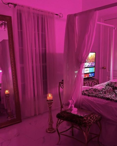 Classy Pink Room, Stylish Kids Bedroom, Dark Feminine Bedroom, Bedroom Looks, Vibey Room, Feminine Bedroom, Apartment Makeover, Dream Apartment Decor, Future Apartment Decor