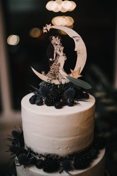 Midnight Blue And Lavender Wedding, Moon Wedding Favors, 1920 Wedding Cake, Celestial Fall Wedding, Dark Eclectic Wedding, Grunge Wedding Decor, Dark Fairycore Wedding, Moody Celestial Wedding, Whimsigothic Wedding