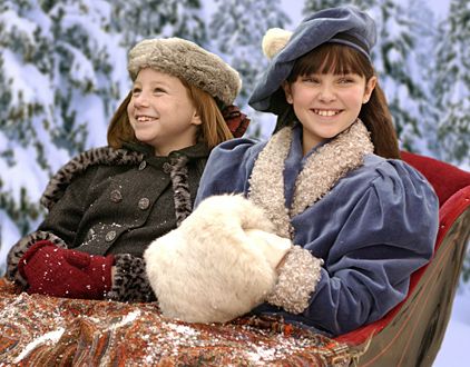 "Samantha" American girl. She was always my favorite. Love her hand muff and hat. Samantha An American Girl Holiday Movie, Felicity American Girl, American Girl Doll Movies, Historical Christmas, Hand Muffs, Oz Movie, Hand Muff, American Girl Historical, American Girl Doll Samantha