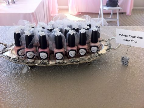 Bride Nail Polish Favors Alter Wedding, Elegant Bridal Shower Favors, Mail Polish, Bridal Brunch Decorations, Nail Polish Favors, Bride Nail, Brunch Decorations, Moh Duties, Bridal Shower Favor