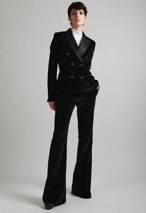 Winter Structured Blazer With Boning, Street Style Magazine, Roberto Cavalli Pre Fall 2022, Barbara Bui, Chic Pants, Sheepskin Coat, Tuxedo Dress, Leather Pencil Skirt, Photographer Branding