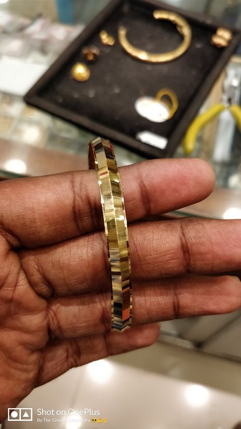 Latest Gold Kada For Men, Boys Kada Design Gold, Gold Kada For Men, Kada Design, Gents Kada, Gold Kada, Party Pic, Mens Rings Wedding Diamond, Wedding Dresses Men Indian