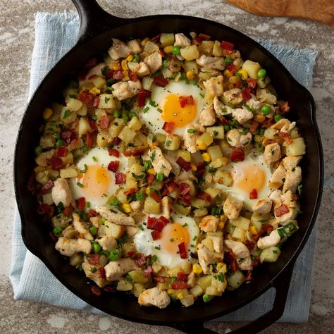 Chicken And Egg Recipes, Chicken Hash, Chicken And Eggs, Breakfast Hash Recipes, Pork Sausage Recipes, Braised Chicken Breast, Sausage Hash, Chicken Breakfast, Hash Recipe