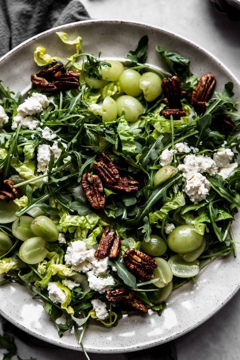 French Style Potato And Green Bean Salad, Salad To Go With Lamb, Green Grape Salad, Fancy Green Salad, Gourmet Salad Recipes, Fancy Salad Recipes, Birthday Dinner Ideas At Home, Meze Ideas, Pretty Salads