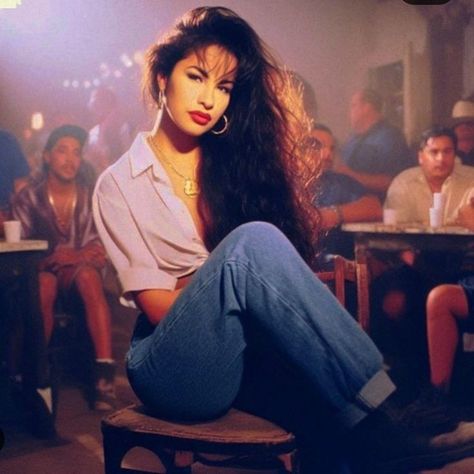 90s Latina Fashion, 90s Latina Aesthetic, 90s Latina, Selena Quintanilla Videos, Selena Quintanilla Outfits, Selena Quintanilla Fashion, Latina Aesthetic, Selena Q, Tejano Music