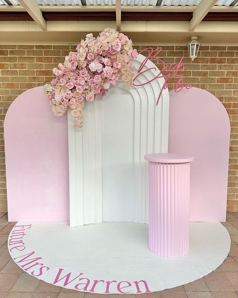 Pink Birthday Backdrop, Backyard Dinner Party, Party Furniture, Baby Backdrop, Bridal Shower Inspo, Party Entrance, Bow Baby Shower, Pink Showers, Pink Backdrop