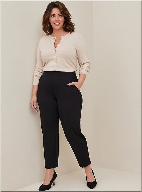 Woman Office Outfit Plus Size, Bisuness Casual Plus Size, Summer Work Plus Size Outfits, Basic Professional Outfits, Professional Outfits Women Size 12, Business Casual Outfits For Heavy Women, Curvy Office Fashion, Slacks For Plus Size Women, Midsize Petite Work Outfits