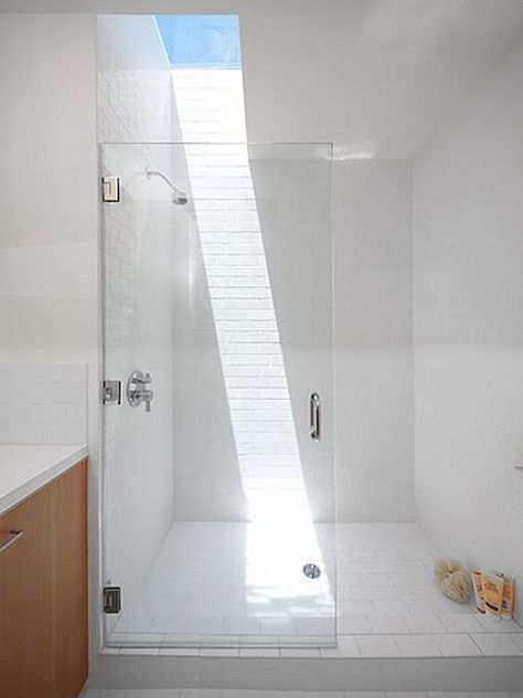 Skylight above shower. Skylight Bathroom, Bad Inspiration, Upstairs Bathrooms, Apartment Bathroom, Bath Room, House Bathroom, Kitchen Remodeling, Beach Apartment, Beautiful Bathrooms