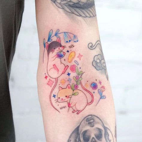 Fineline Color Tattoo, Rat Tattoo, Mouse Tattoos, Single Needle Tattoo, Tattoo People, Hyperrealism, Cute Mouse, Fine Line Tattoos, Color Lines