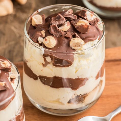 Easy Nutella Tiramisu Nutella Tiramisu, Eggless Tiramisu Recipe, Summer Pasta Dishes, Easy Tiramisu Recipe, Fresh Strawberry Pie, Yummy Deserts, Fruit Parfait, Mascarpone Cream, Homemade Nutella