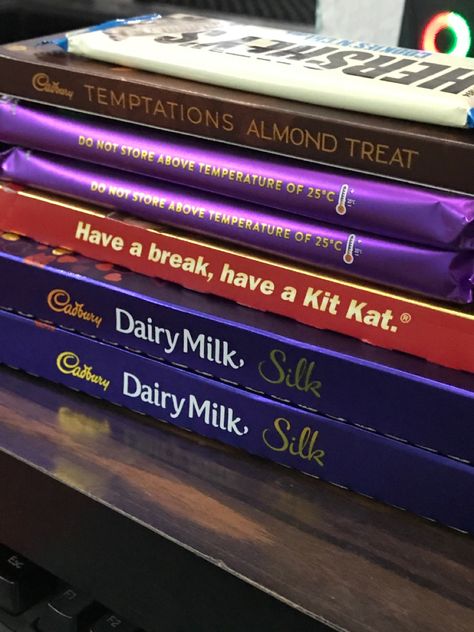 Chocolate Day Snap, Dairy Milk Chocolate Snap, Trending Summer Nails, Dairy Milk Silk, Funny Snapchat Pictures, Chocolate Pictures, Dairy Milk Chocolate, Snap Streak Ideas Easy, Best Snapchat