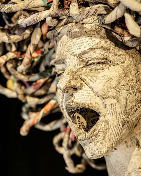 Newspaper Sculpture, 3d Paper Sculpture, Cardboard Art Sculpture, Medusa Art, Art Newspaper, Paper Art Sculpture, A Level Art Sketchbook, Mannequin Art, Newspaper Art