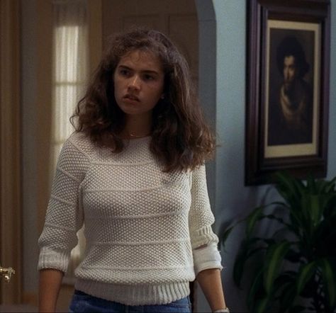 Nancy Thompson Outfits, Nancy Thompson Icons, 80s Preppy Fashion, Heather Langenkamp, Nancy Thompson, Movie Pfp, Nancy Miller, Horror Vhs, Roofing Business