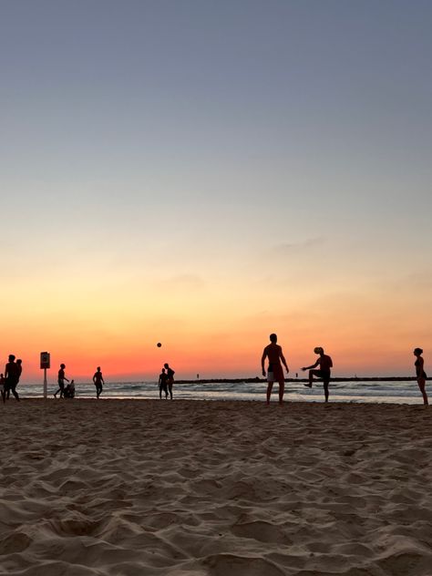 Beach Beach Football Aesthetic, Soccer On The Beach, Beach Soccer, Disney Cups, Beachy Outfits, Playing Football, Friend Group, Prayer Board, Football Match