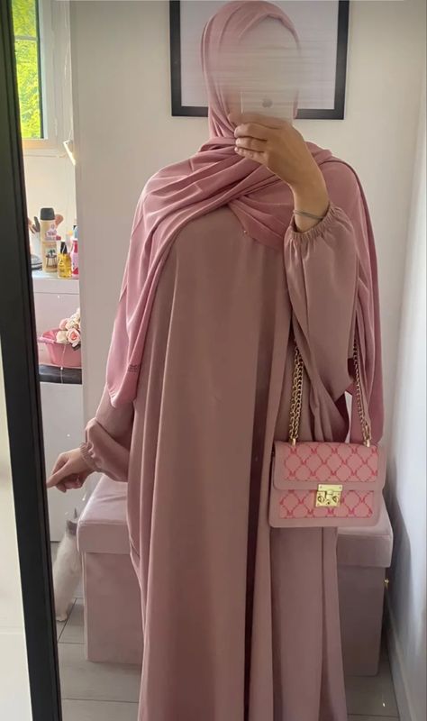 Pink Abaya, Pink Hijab, Outfits Muslim, Modest Girly Outfits, Abaya Outfit, Hijabi Outfit, Mode Zara, Mode Turban, Modest Fashion Hijab