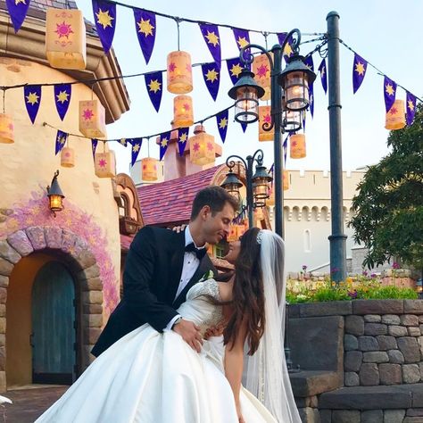 Rapunzel Wedding, Tangled Wedding, Disney World Wedding, Disney Inspired Wedding, Disney Wedding Theme, Disney Bride, Disney Fairy Tale Weddings, Pnina Tornai, Disney Tangled