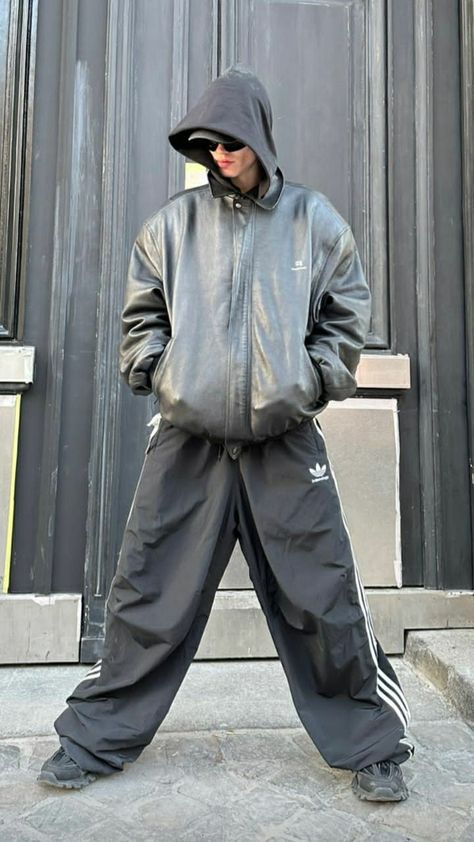 Balenciaga Outfit Street Style, Balenciaga Outfit Men, Balenciaga Fits, Balenciaga Street Style, Balenciaga Outfit, Kanye Fashion, Indie Dark, Balenciaga Jacket, Guys Style