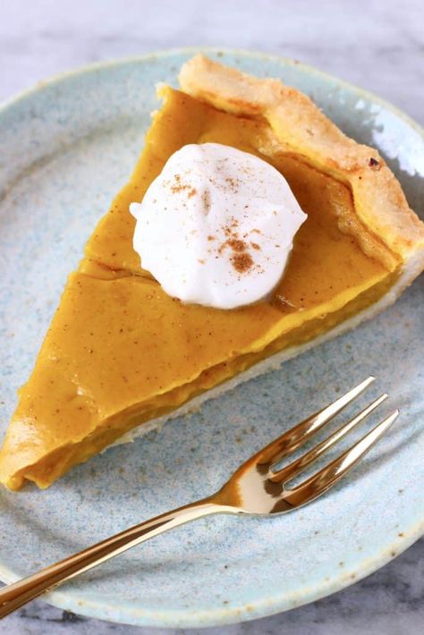 Vegan Pumpkin Pie Recipe, Gluten Free Pumpkin Pie, Vegan Potluck, Healthy Pumpkin Pies, Vegan Pumpkin Recipes, Vegan Pumpkin Pie, Pie Pumpkin, Eating Vegan, Healthier Desserts